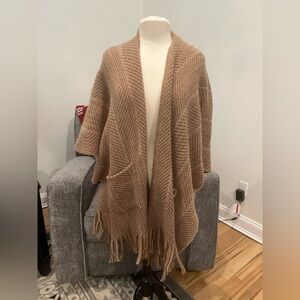 Vince Camuto Women's‎ Cape Sweater Fringe Trim Open Poncho One Size Tan Pockets